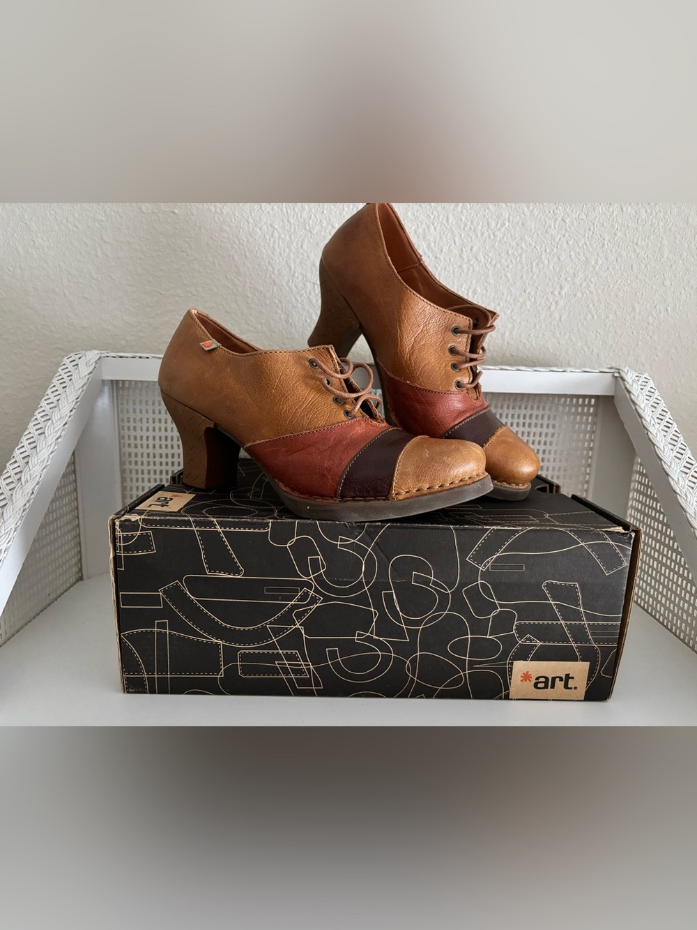 ART Company (Harlem) Multi-Panel 3-Tone Leather Lace-Up Heels - Near New in Box